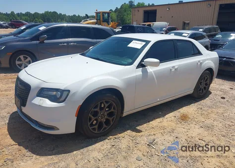 2015 Chrysler 300 300S z USA, uszkodzony, nr VIN 2C3CCAGG3FH884568